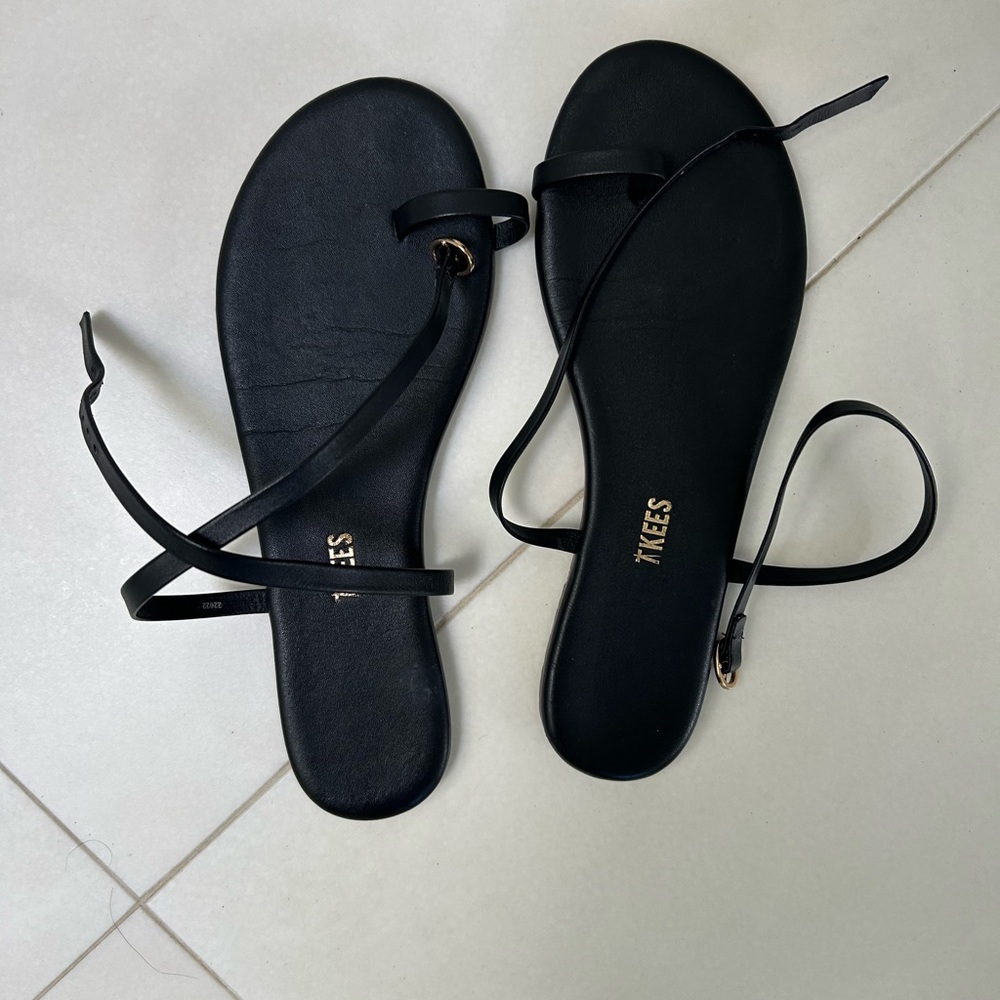 TKEES Phoebe Sandal in black - Picture 2 of 3